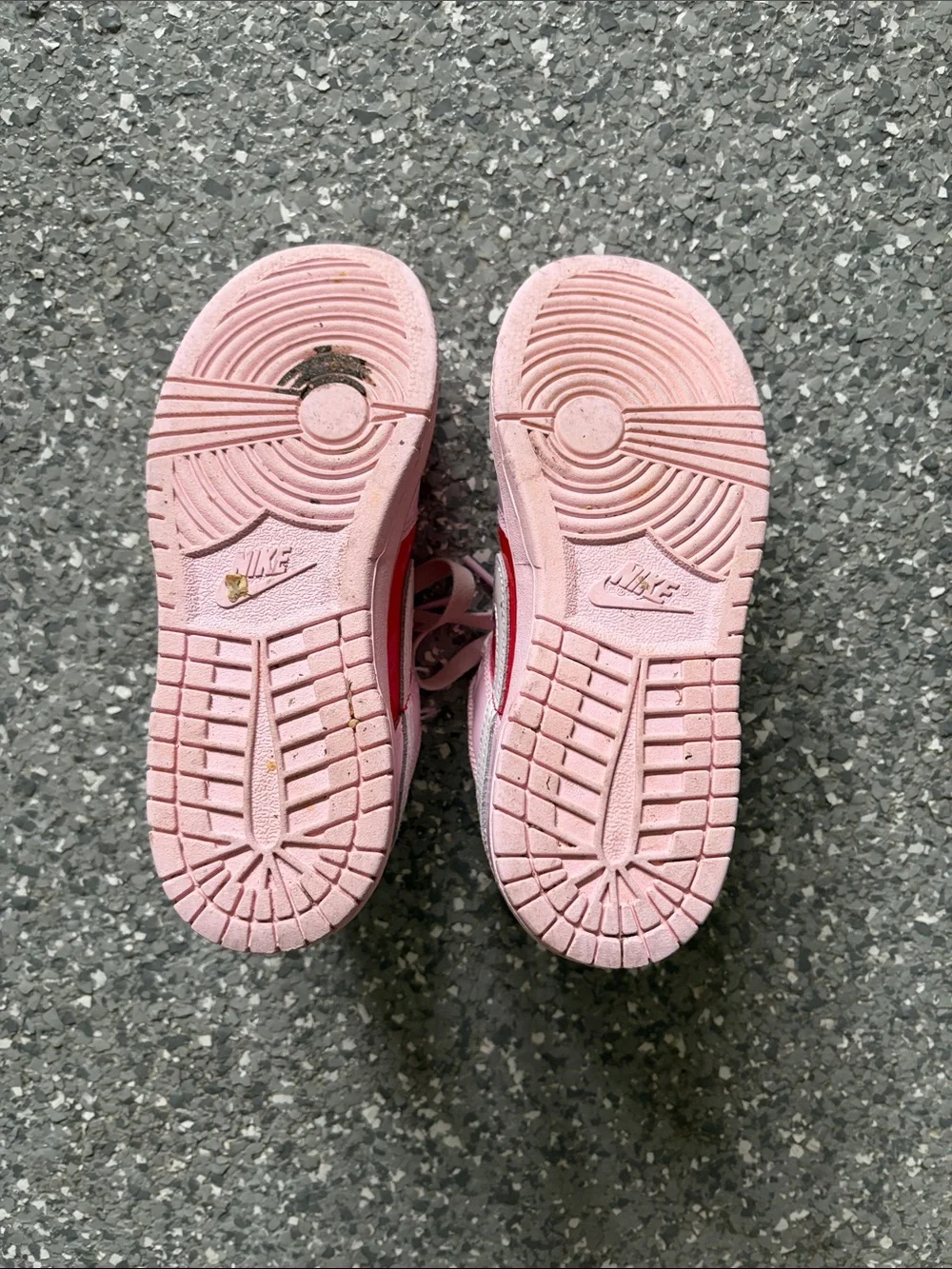Girls 2Y Nike Low-Top Sneakers in Pink, Red & White